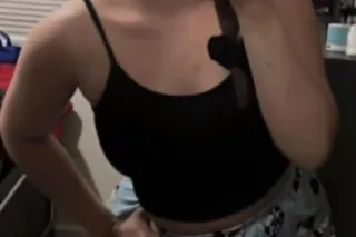 hermosa con grandes curvas y b... - Image 4