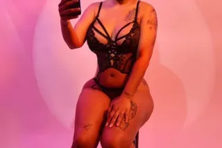 💎 Sweet Face • Gorgeous Curves... - Image 4