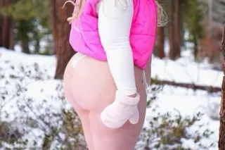 Bombshell in OCEANSIDE 🩷🌸(Highly Reviewed✅🌟) - Image 1