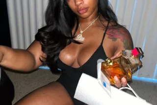 Hey daddy looking for trouble - Image 1