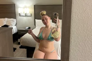 THICK, TEMPTING, AND WORTH IT 💵🥂 - Image 4