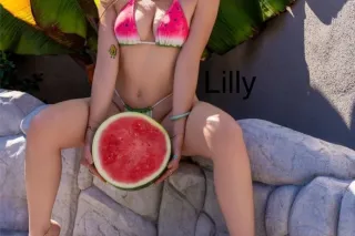 Sexy Sweet Petite Treat Now Visiting - Image 8